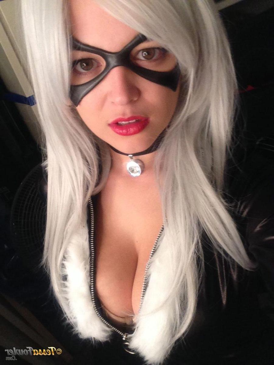 18P Busty babe Tessa Flower shares some of her hot selfies