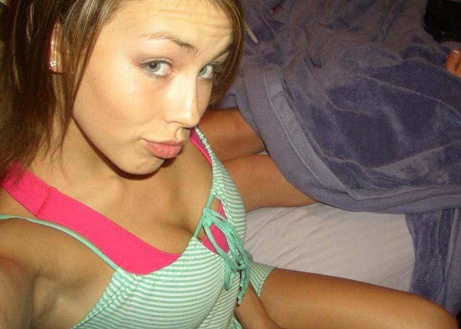 15P Pictures of two steamy hot amateur busty girlfriends showing off