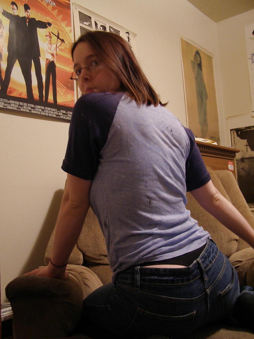 25P BUSTY TEEN CLIO