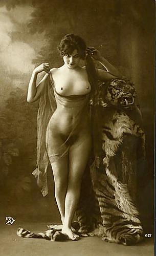 25P Old French postcards 16