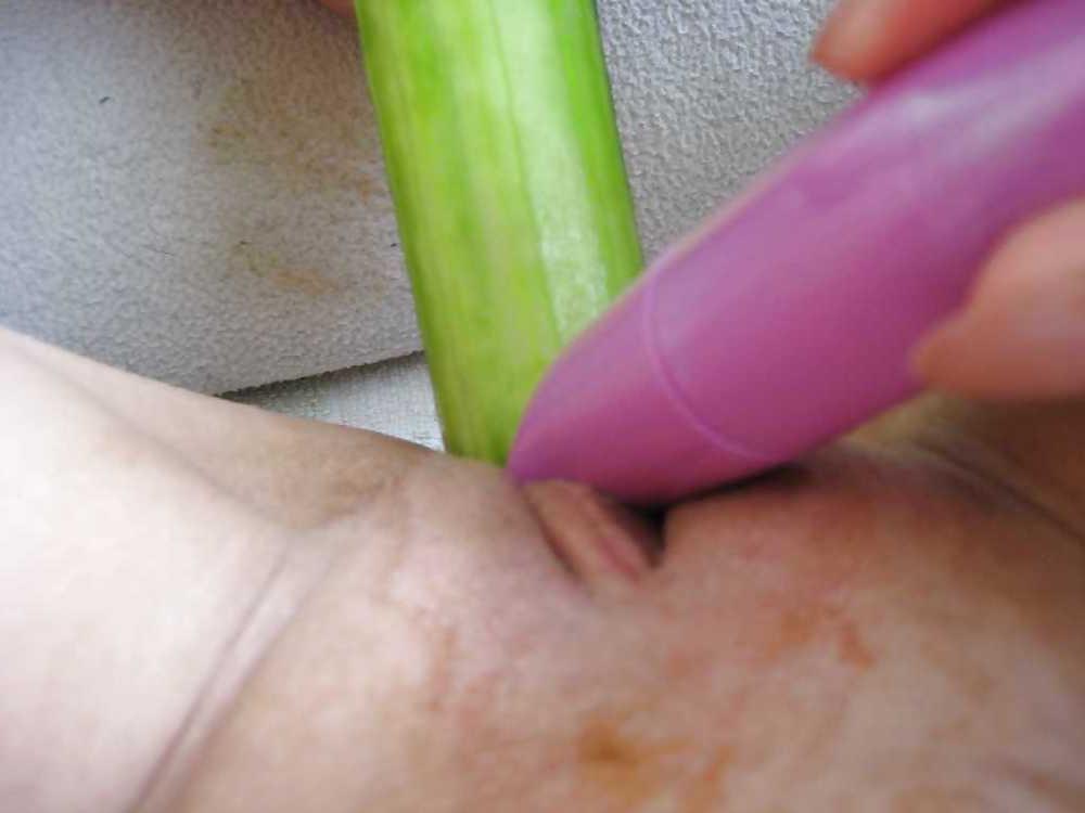 16P My wife with sex toys
