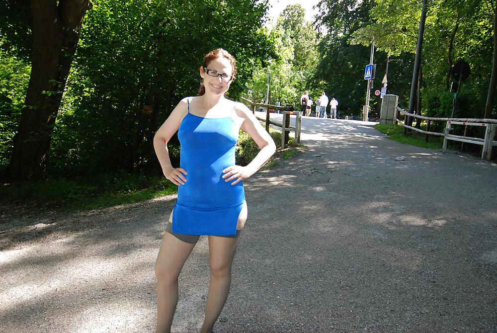 13P Blaues Minikleid Spaziergang , blue hot minidress walking