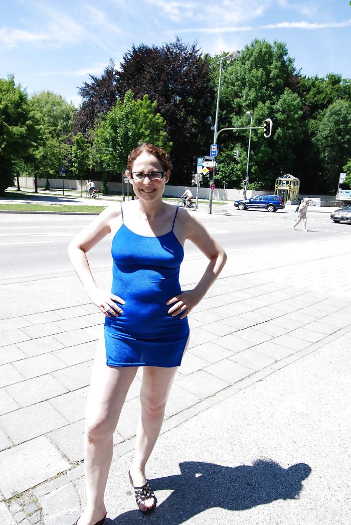 13P Blaues Minikleid Spaziergang , blue hot minidress walking