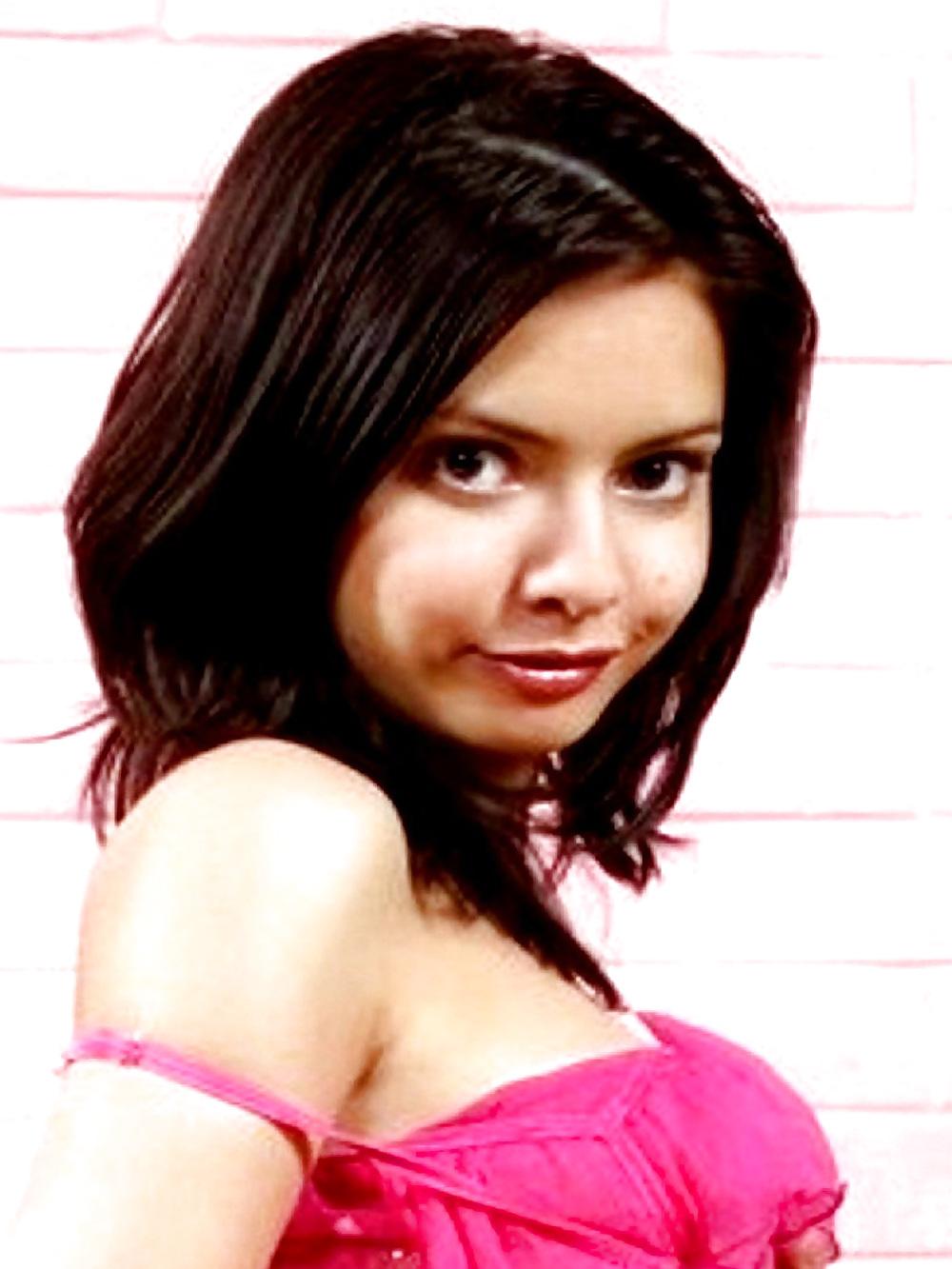 25P Delicious French Model Aline4 Mix Vertical 4