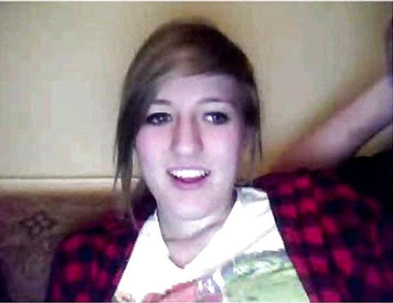 12P CHATROULETTE GIRLS - COMMENT DIRTY
