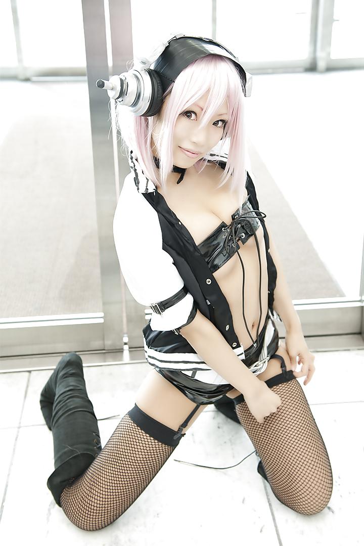 25P Sexy Japanese Cosplay Girls