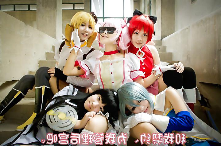 25P Sexy Japanese Cosplay Girls