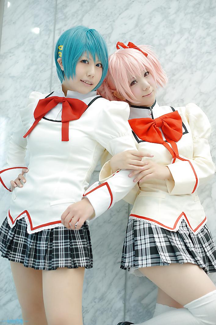 25P Sexy Japanese Cosplay Girls