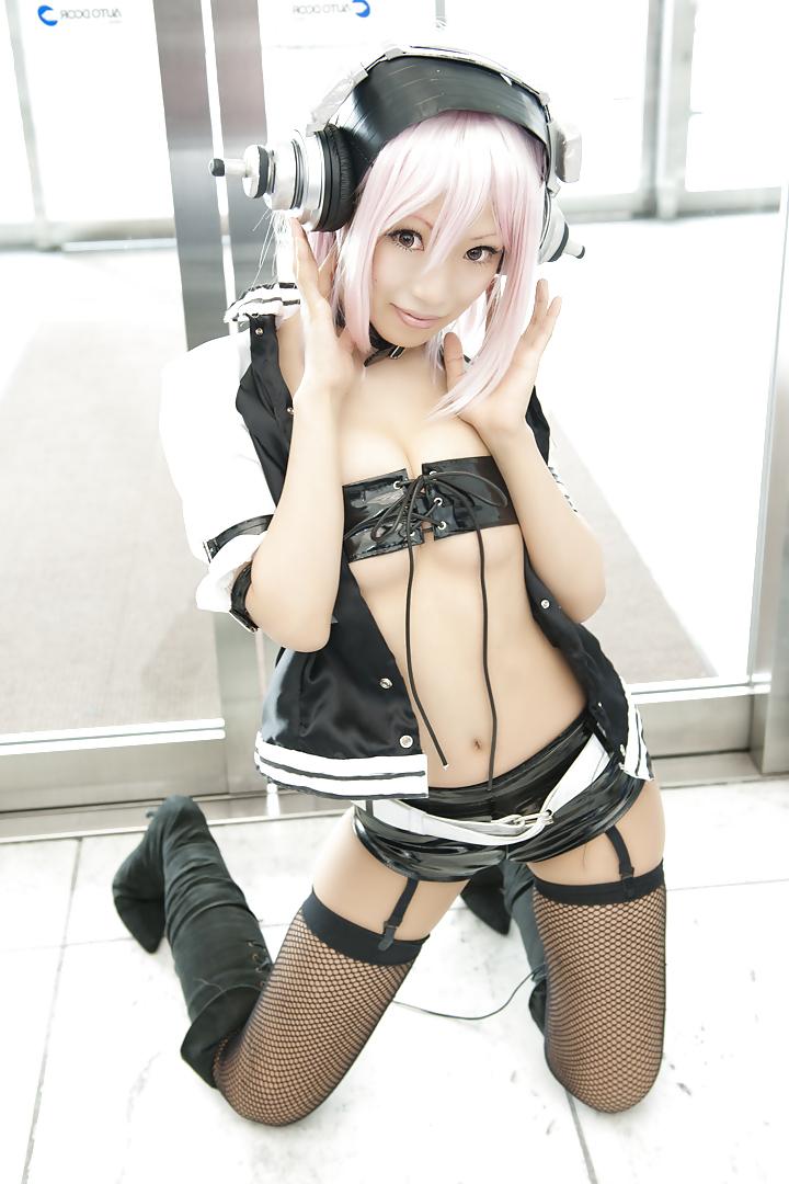 25P Sexy Japanese Cosplay Girls