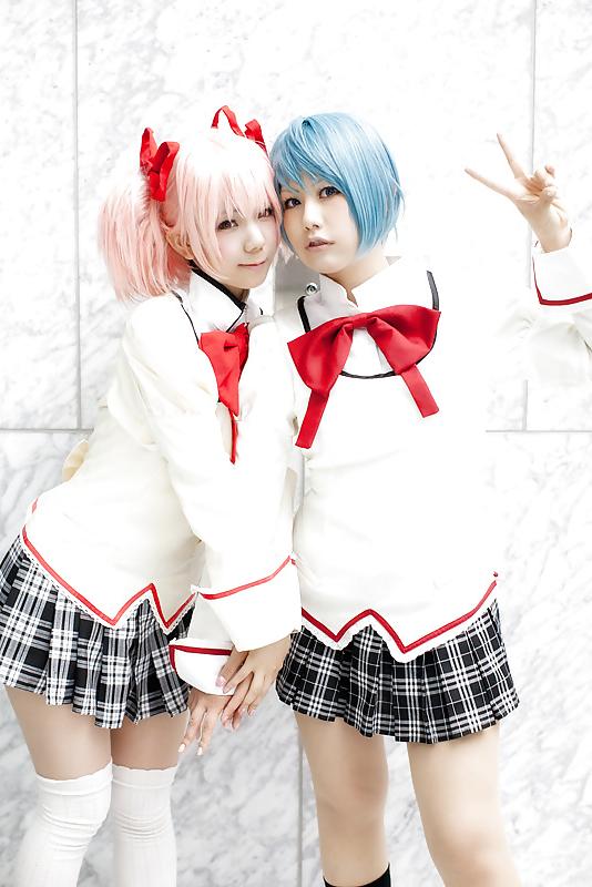 25P Sexy Japanese Cosplay Girls
