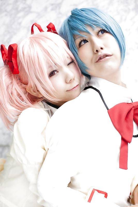 25P Sexy Japanese Cosplay Girls