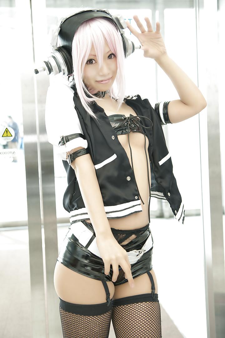 25P Sexy Japanese Cosplay Girls