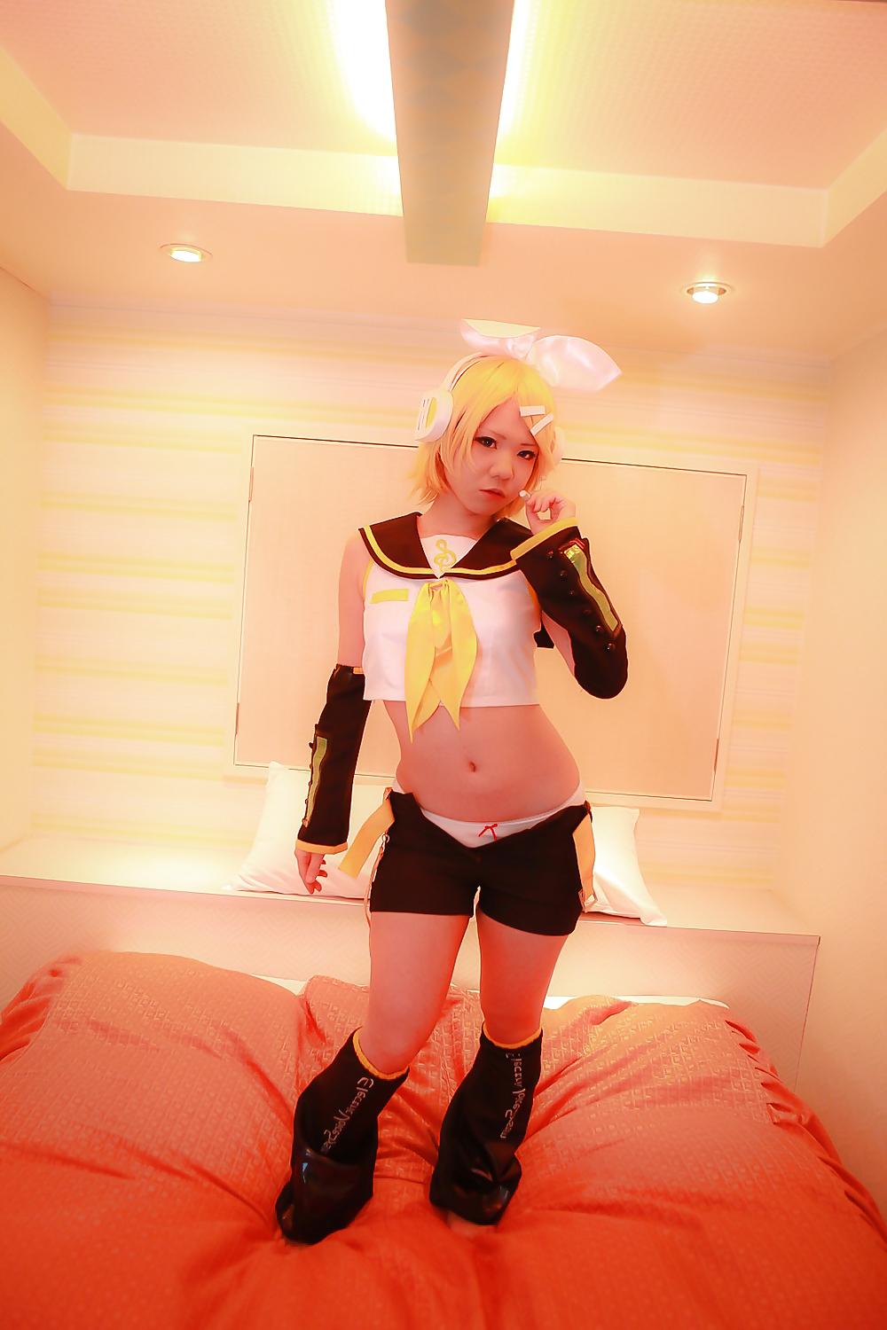 25P Sexy Rin Cosplay