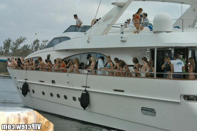 12P Best party girls fucking on the boat