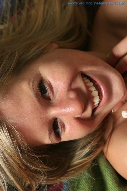 16P Blonde Phoenix posing naked outdoor
