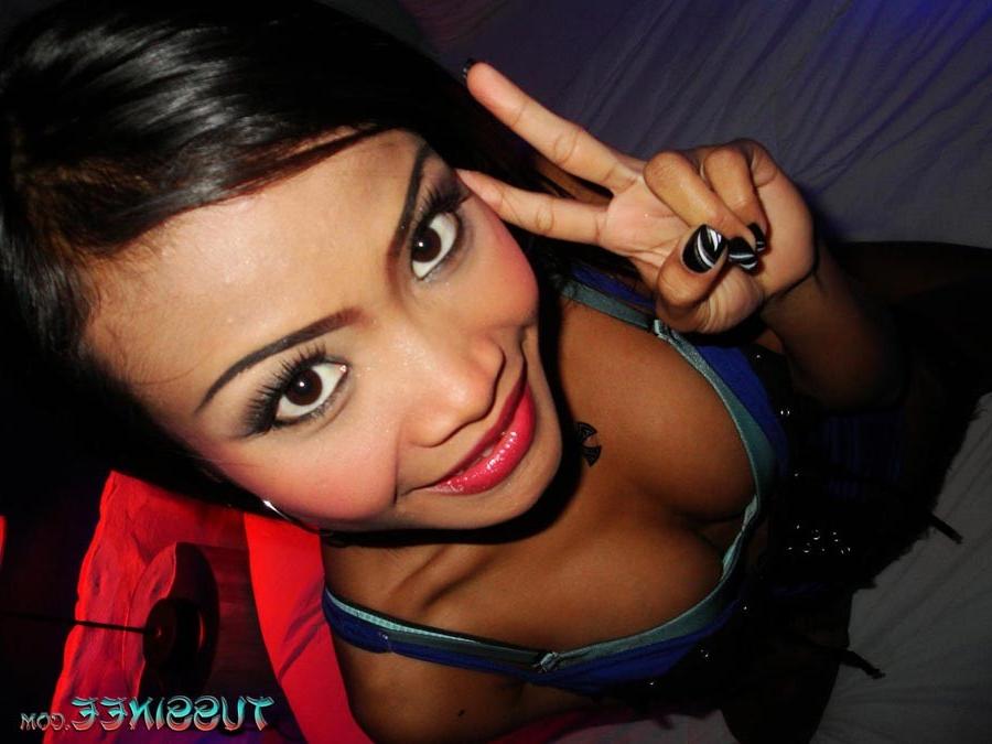16P Deliciously hot Thai beauty Tussinee strips out of her blue outfit