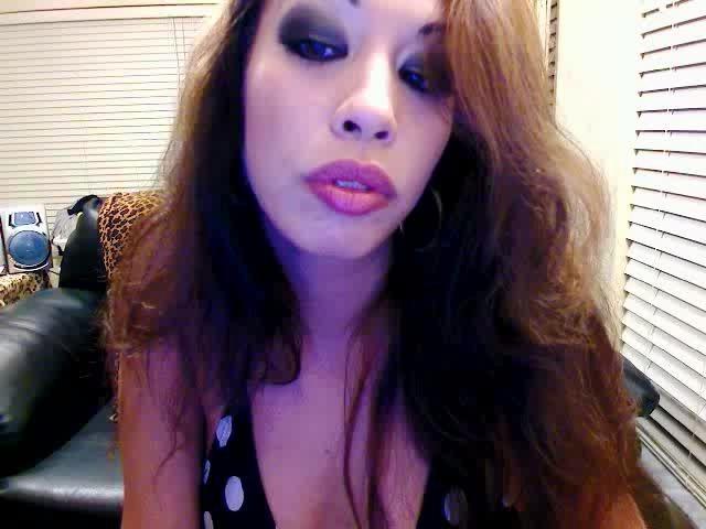 8P Chk out the bod on kamilee in these super hot