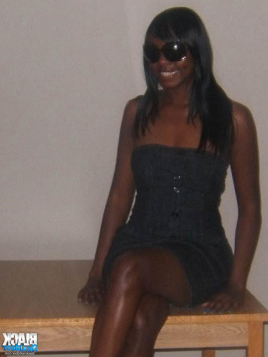 10P GF loves dressing up sexy for me