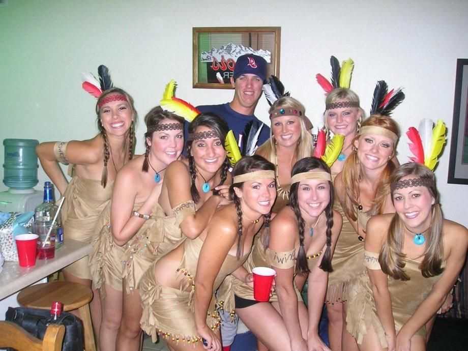 10P Drunk teens in amateur home porn pictures