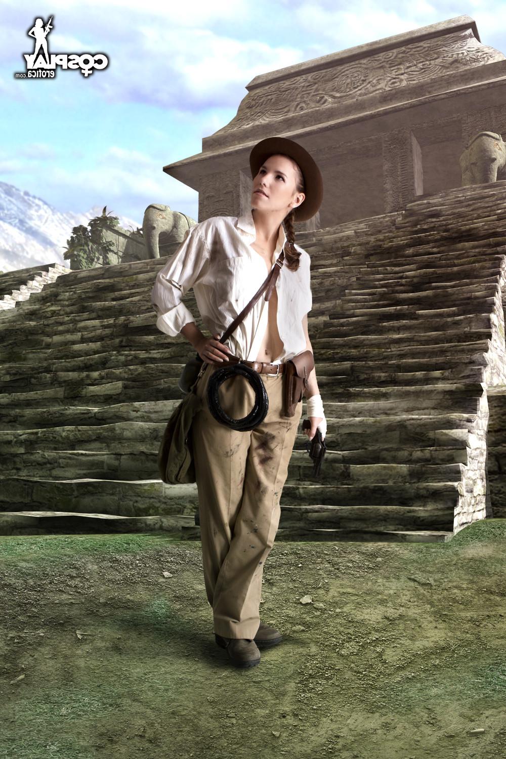 16P Indiana Jones Cosplay