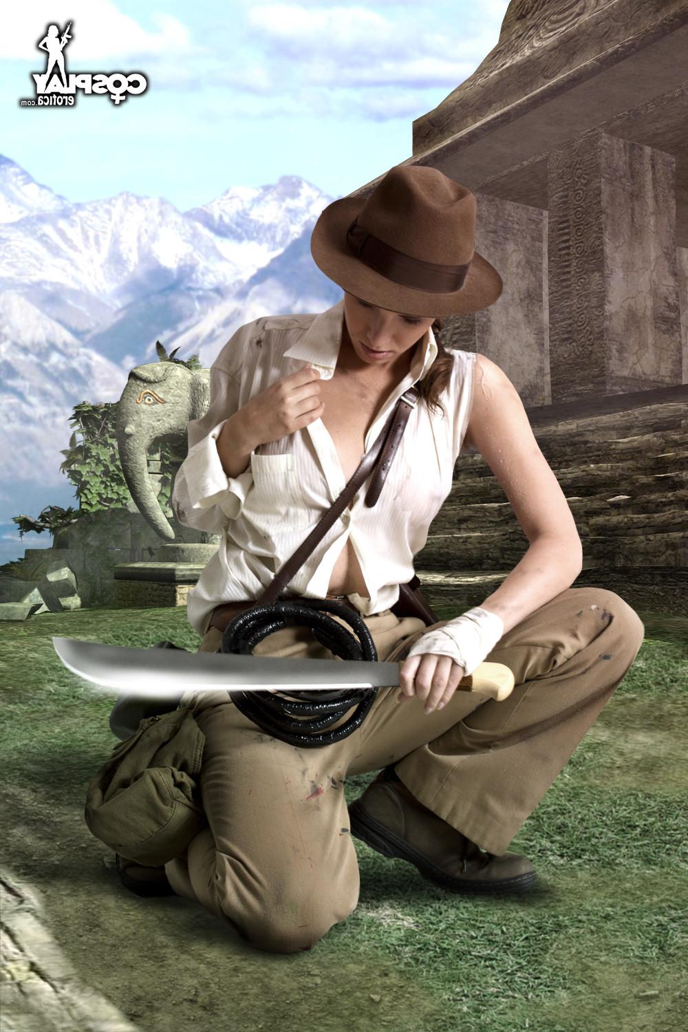 16P Indiana Jones Cosplay
