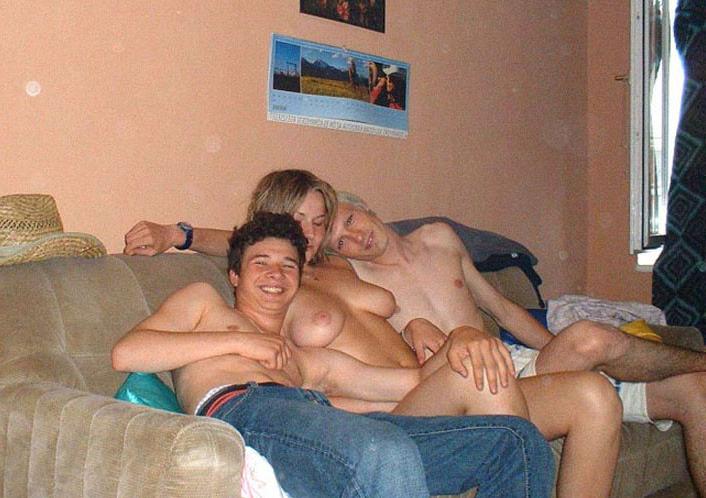 15P Drunk amateur girlfriends partying and flashing