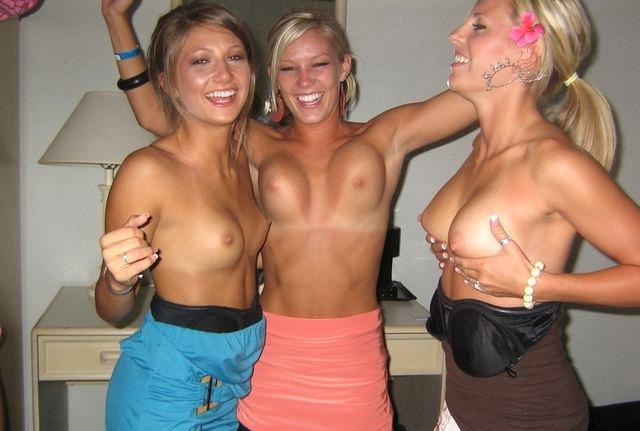 15P Drunk amateur girlfriends partying and flashing