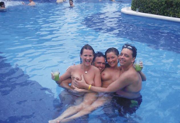 15P Drunk amateur girlfriends partying and flashing