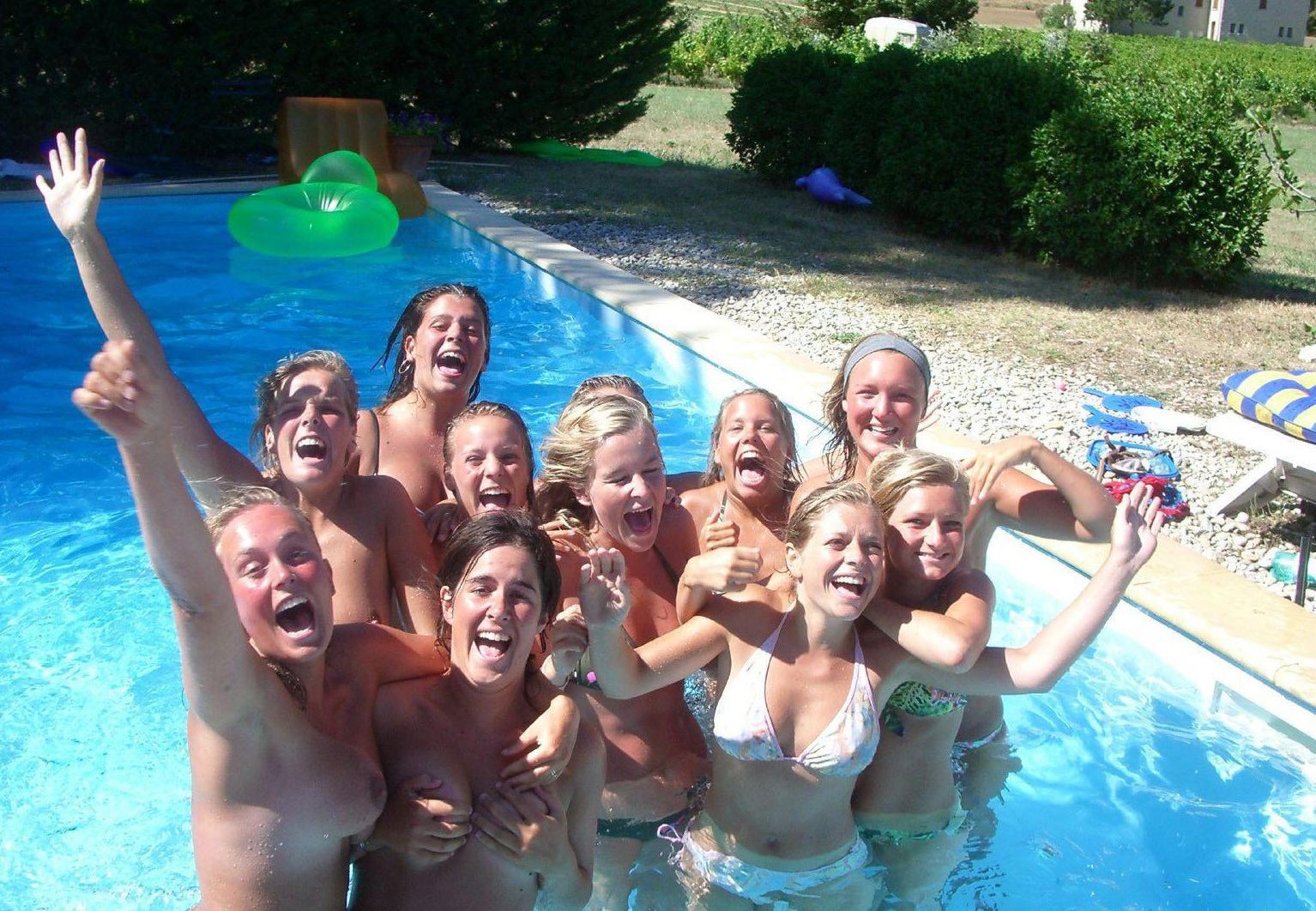 15P Drunk amateur girlfriends partying and flashing