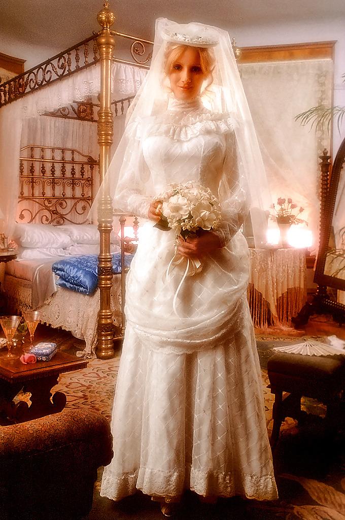 25P Wedding Dress-Brides Set 1