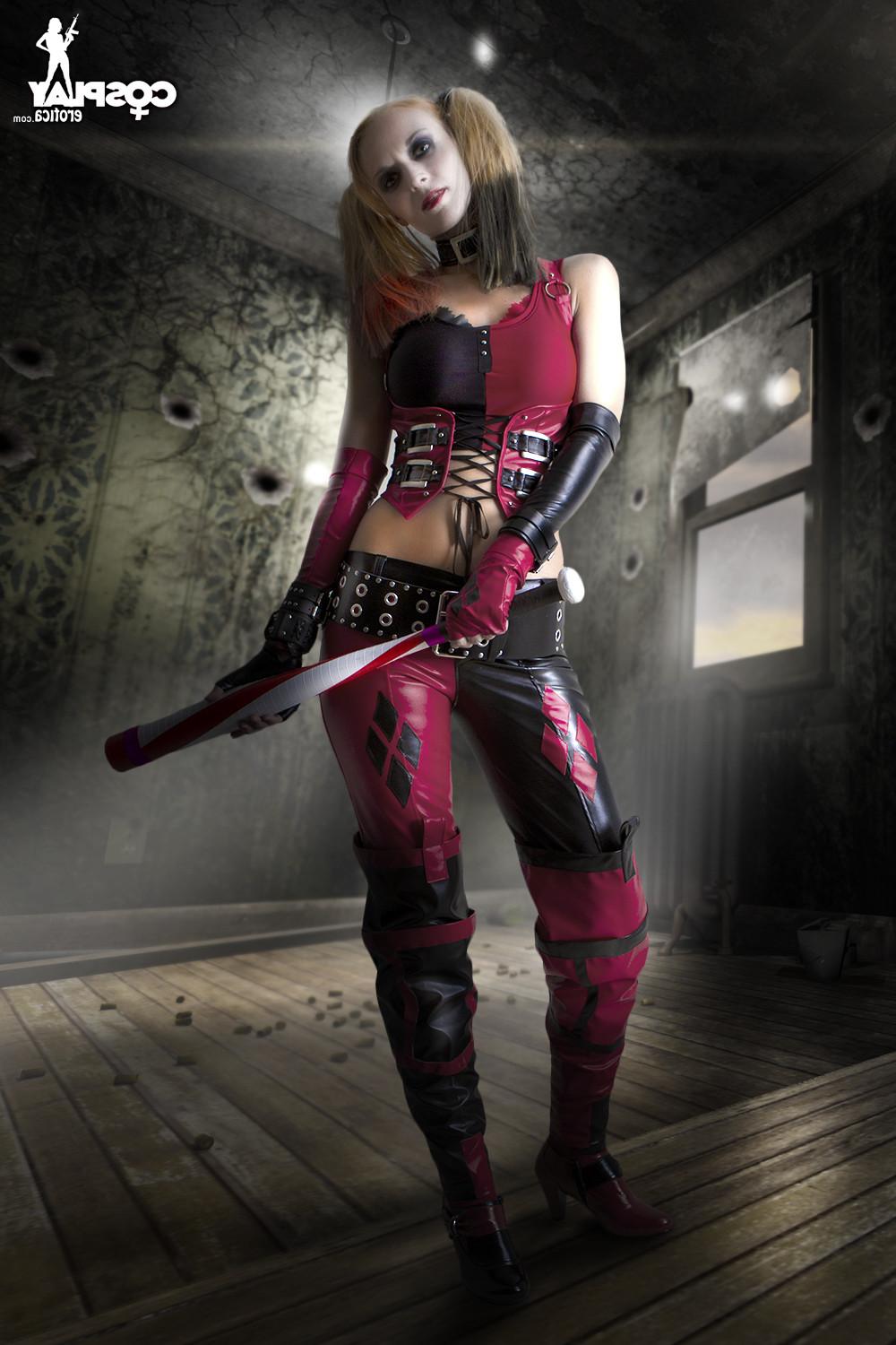 16P Harley Quinn Cosplay