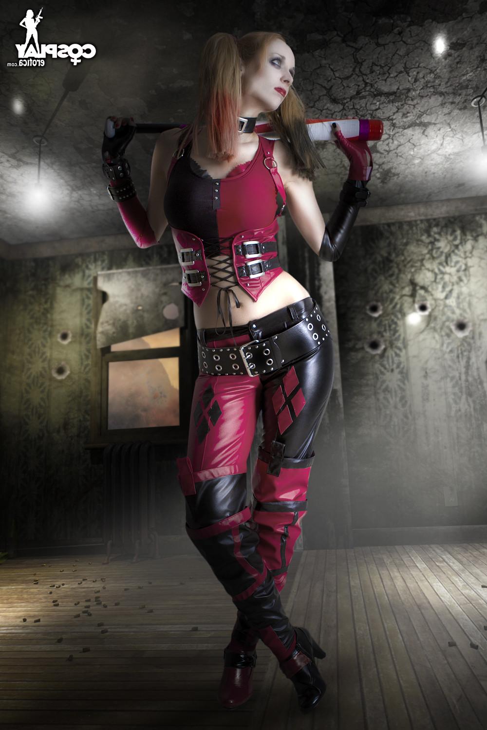 16P Harley Quinn Cosplay