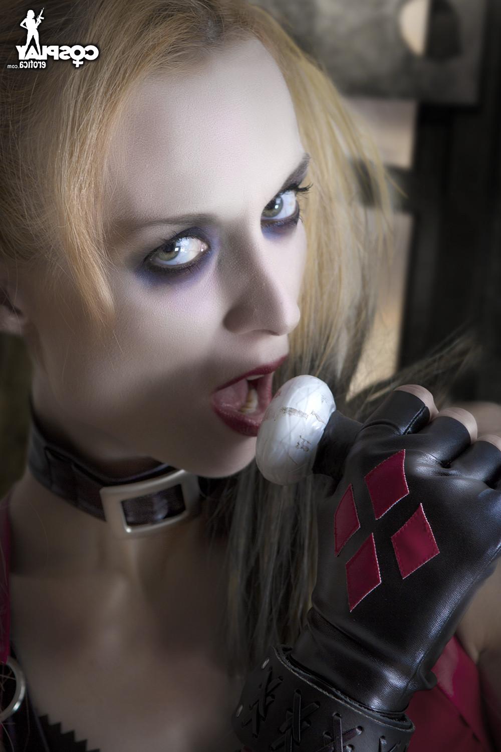 16P Harley Quinn Cosplay