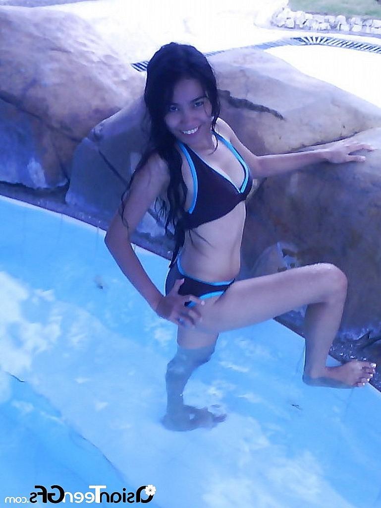 10P Nice young asian chick swimming in pool