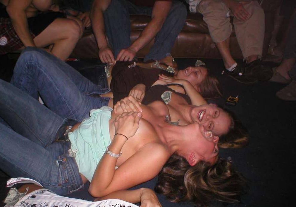 15P Drunk amateur girlfriends partying and flashing