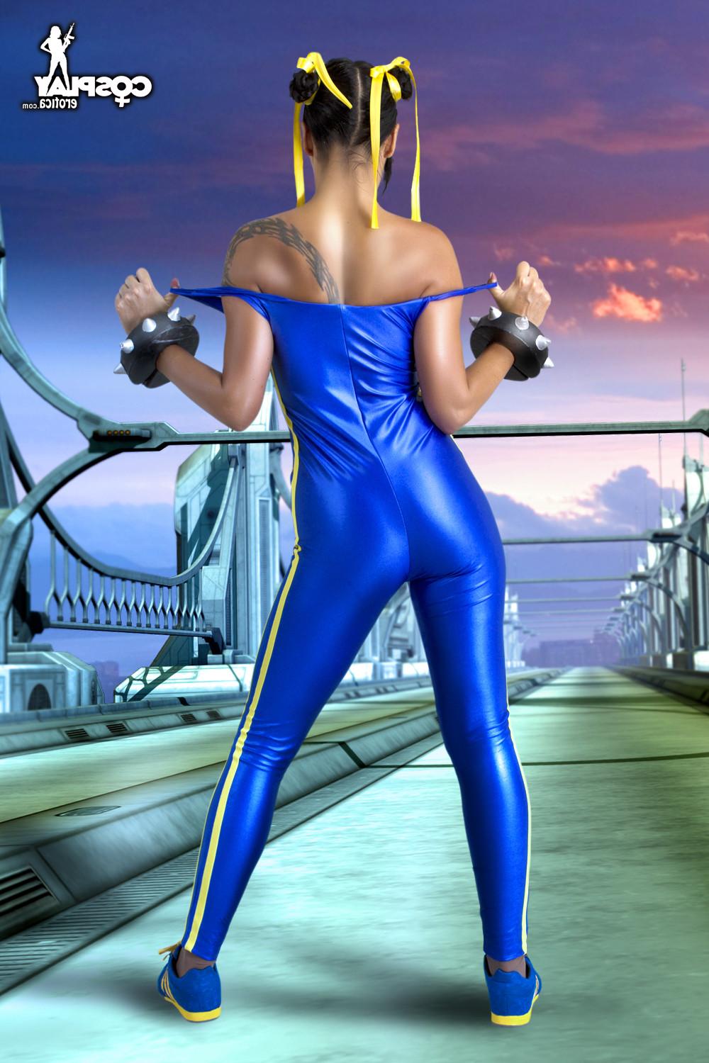 16P Chun Li Cosplay