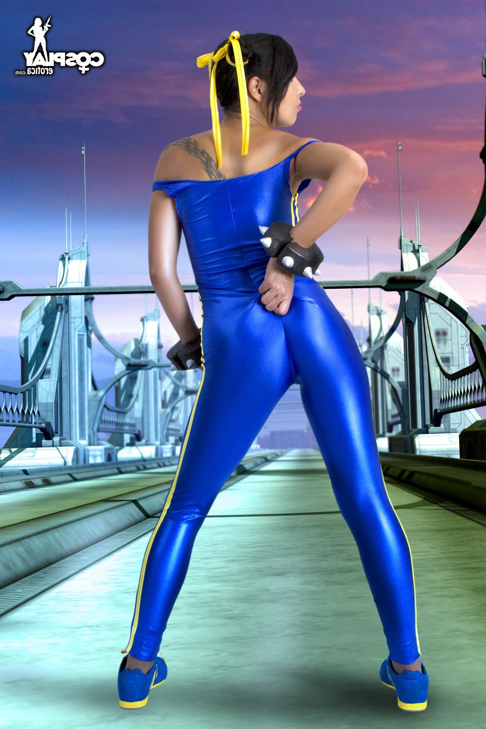 16P Chun Li Cosplay