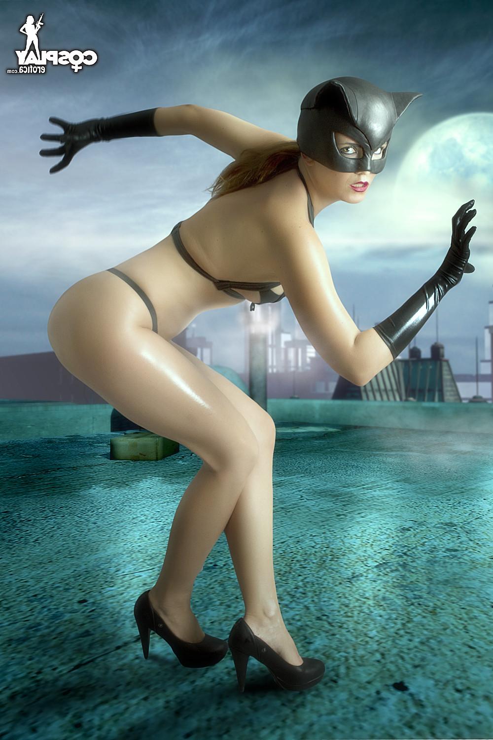 16P Catwoman Cosplay
