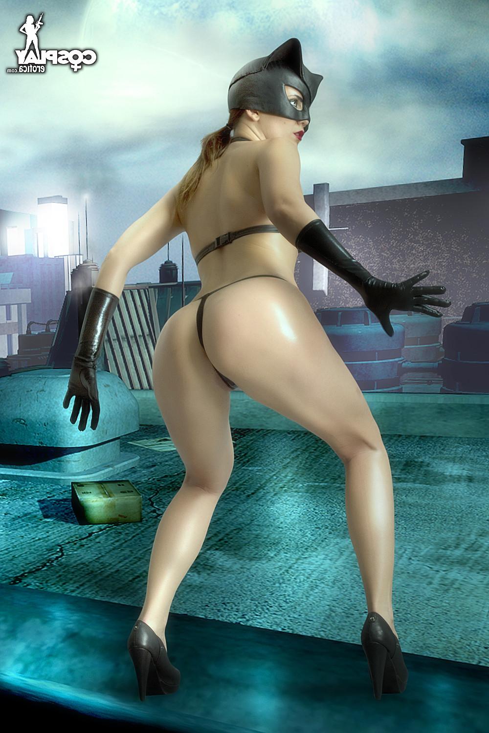16P Catwoman Cosplay