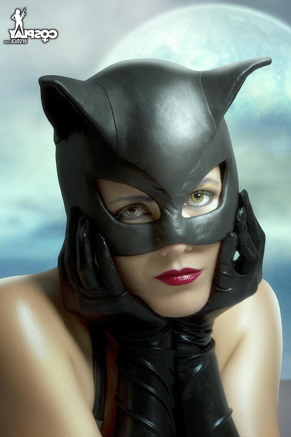 16P Catwoman Cosplay