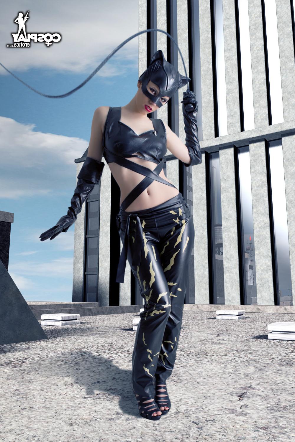 16P Catwoman Cosplay