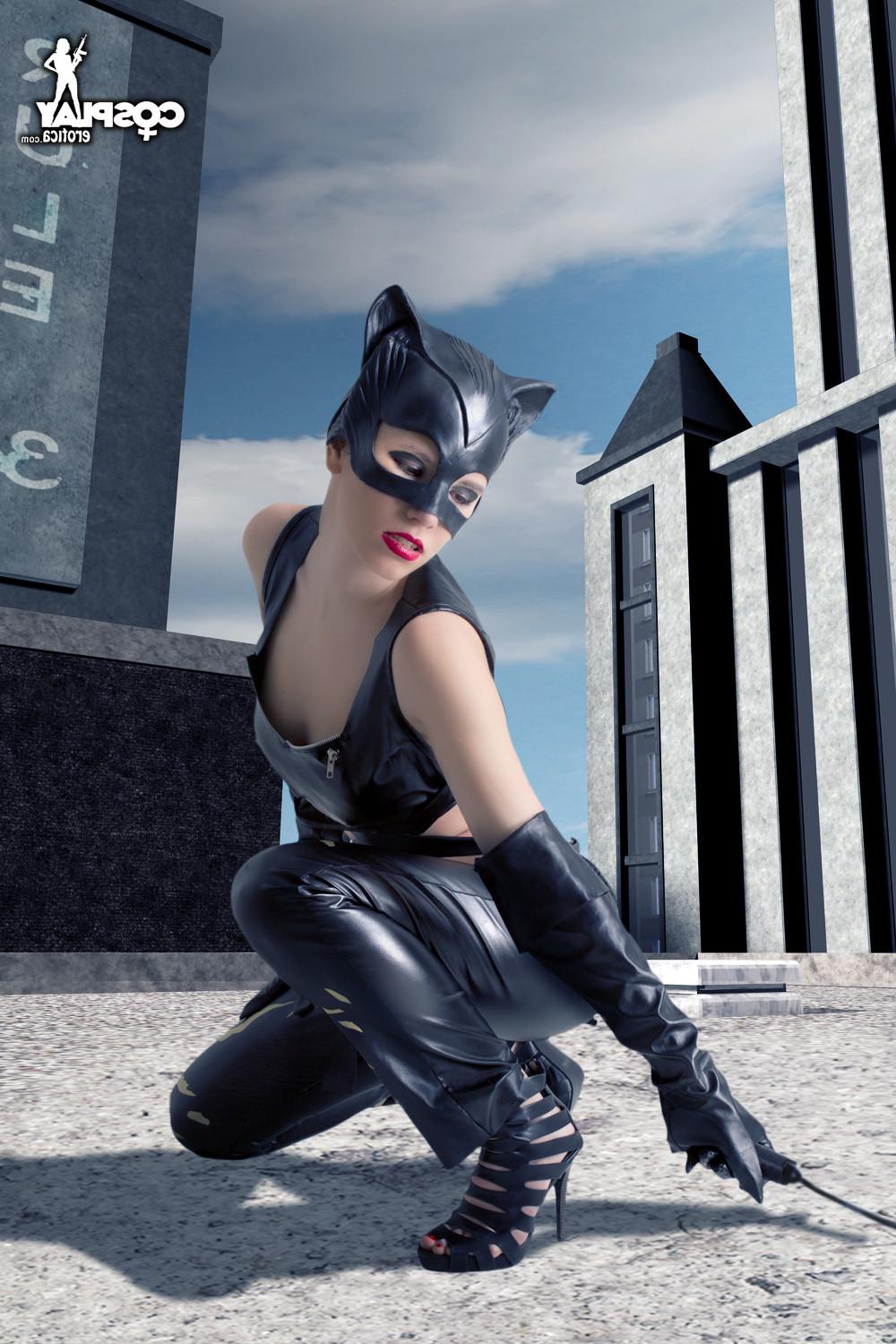 16P Catwoman Cosplay