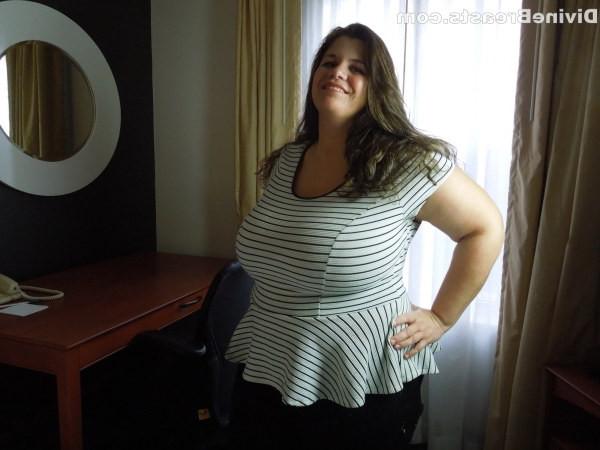 15P Chubby amateur Hayley displaying her gigantic titties