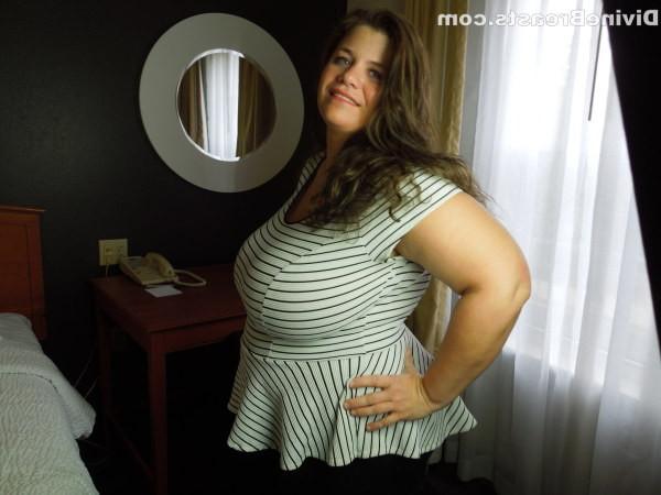 15P Chubby amateur Hayley displaying her gigantic titties