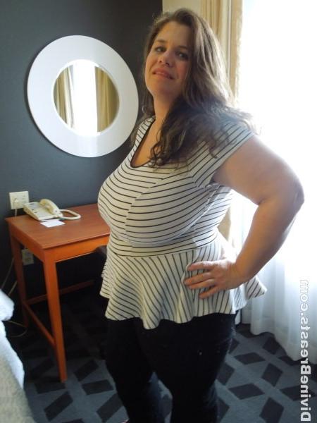 15P Chubby amateur Hayley displaying her gigantic titties