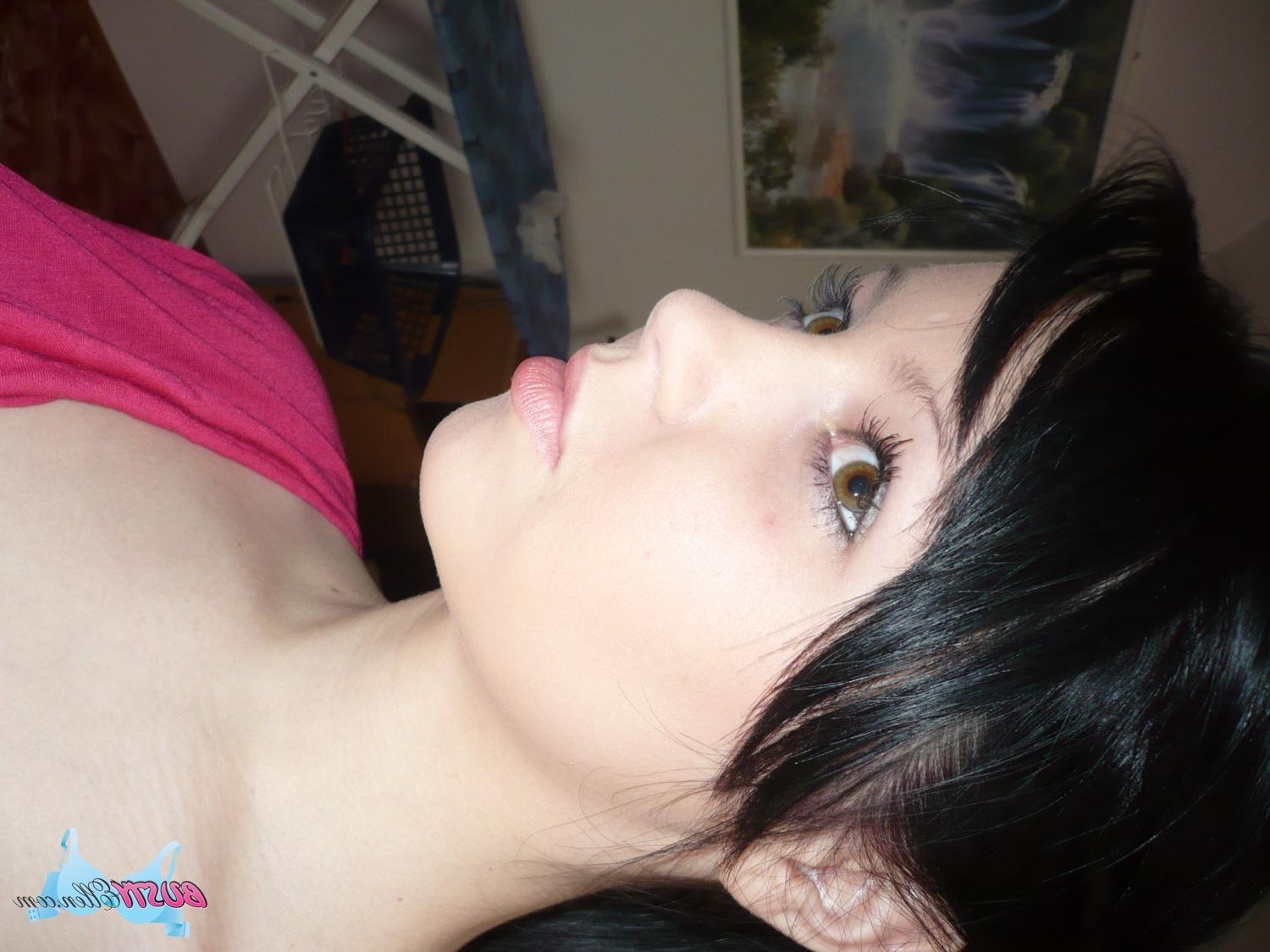 16P Big natural boob girl selfshots in bedroom