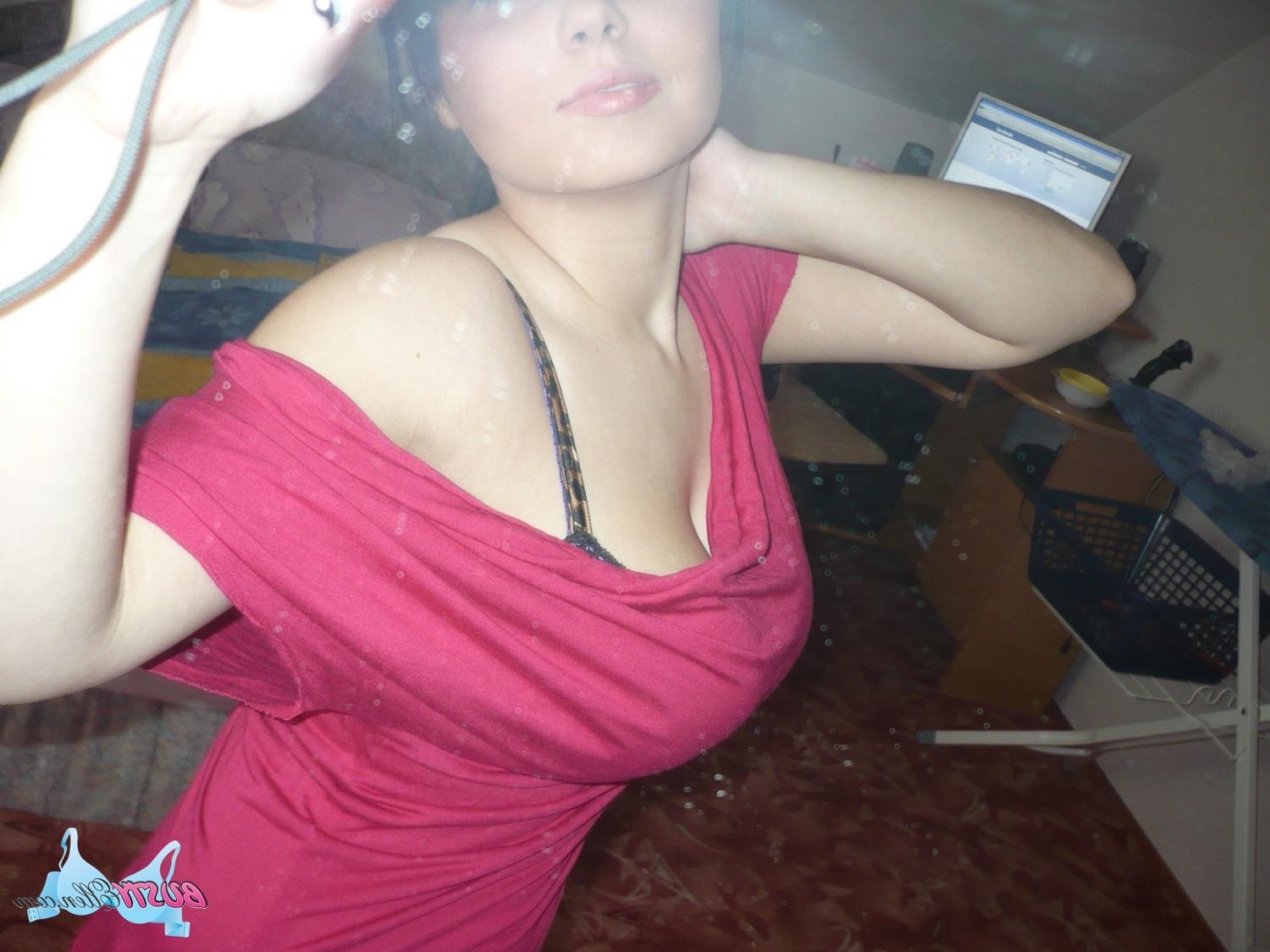 16P Big natural boob girl selfshots in bedroom