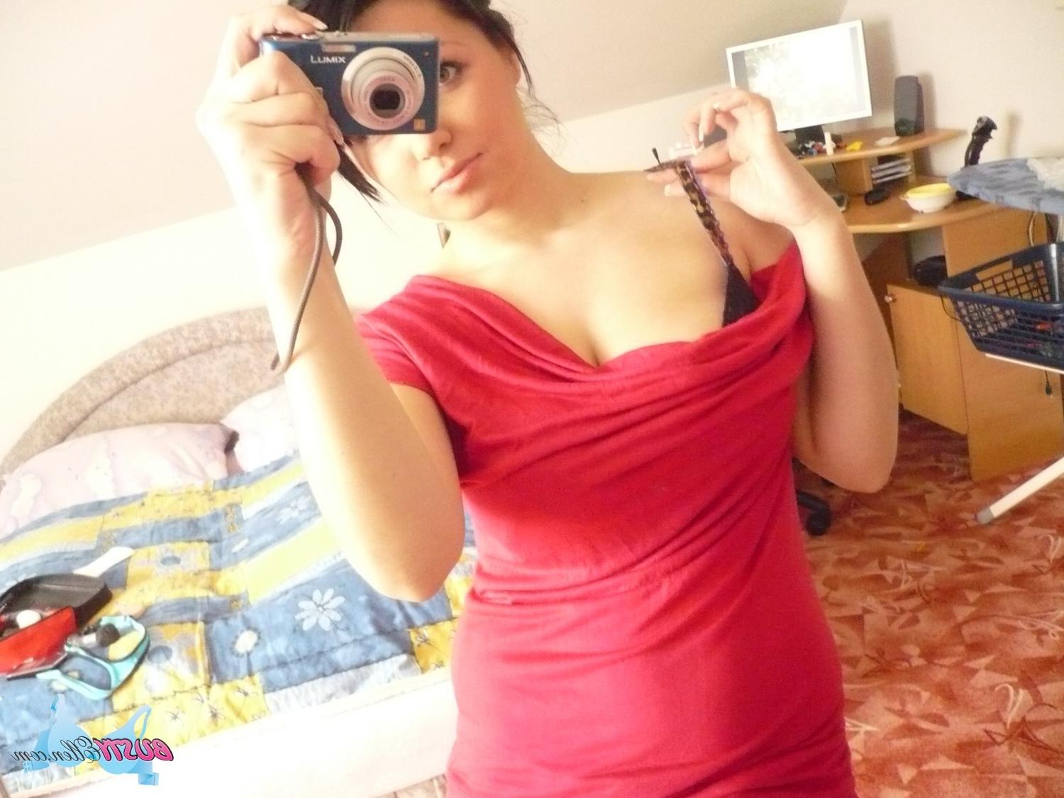 16P Big natural boob girl selfshots in bedroom