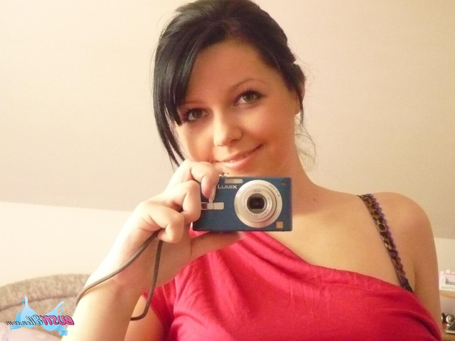 16P Big natural boob girl selfshots in bedroom