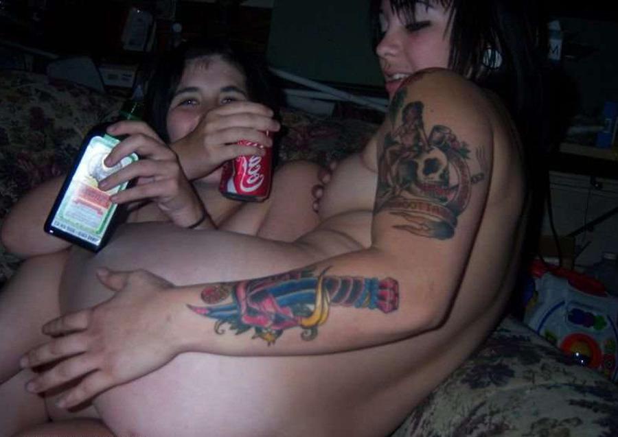 15P Drunk amateur girlfriends partying and flashing